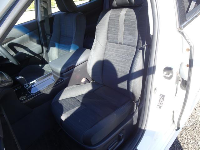 クラウンハイブリッド アスリートＳ　パワーシート／シートヒーター／ステアリングヒーター／クルーズコントロール／ビルトインＥＴＣ／純正ナビＴＶ＆バックカメラ／Ｂｌｕｅｔｏｏｔｈオーディオ（20枚目）