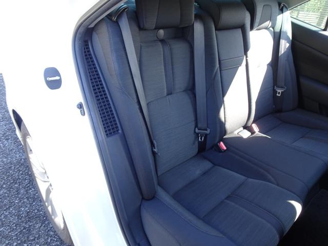 クラウンハイブリッド アスリートＳ　パワーシート／シートヒーター／ステアリングヒーター／クルーズコントロール／ビルトインＥＴＣ／純正ナビＴＶ＆バックカメラ／Ｂｌｕｅｔｏｏｔｈオーディオ（21枚目）