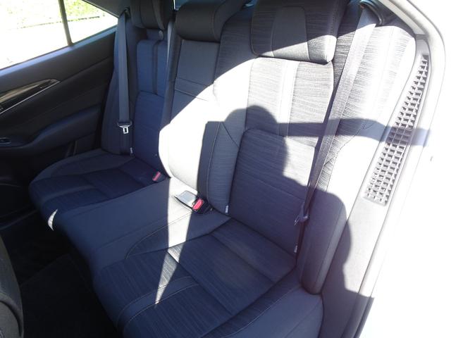 クラウンハイブリッド アスリートＳ　パワーシート／シートヒーター／ステアリングヒーター／クルーズコントロール／ビルトインＥＴＣ／純正ナビＴＶ＆バックカメラ／Ｂｌｕｅｔｏｏｔｈオーディオ（22枚目）