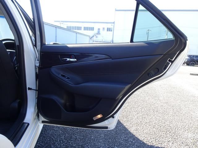 クラウンハイブリッド アスリートＳ　パワーシート／シートヒーター／ステアリングヒーター／クルーズコントロール／ビルトインＥＴＣ／純正ナビＴＶ＆バックカメラ／Ｂｌｕｅｔｏｏｔｈオーディオ（24枚目）