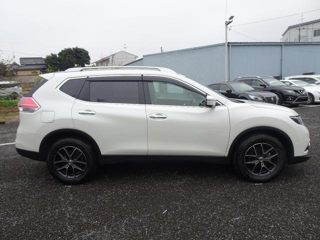 エクストレイル ２０Ｘｔ　エマージェンシーブレーキパッケージ　切り替え式４ＷＤ／新品マークレスグリル／新品１７インチホイール／Ｂｌｕｅｔｏｏｔｈオーディオ／アラウンドビューモニター／純正ナビ／バックカメラ／シートヒーター／ルーフレール（11枚目）