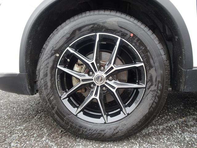 エクストレイル ２０Ｘｔ　エマージェンシーブレーキパッケージ　切り替え式４ＷＤ／新品マークレスグリル／新品１７インチホイール／Ｂｌｕｅｔｏｏｔｈオーディオ／アラウンドビューモニター／純正ナビ／バックカメラ／シートヒーター／ルーフレール（18枚目）