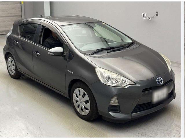 アクア S ナビ TV ETC Bカメラ BLUETOOTH プッシュスタート スマートキー 禁煙車(2枚目)