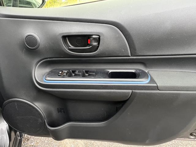 アクア S ナビ TV ETC Bカメラ BLUETOOTH プッシュスタート スマートキー 禁煙車(29枚目)