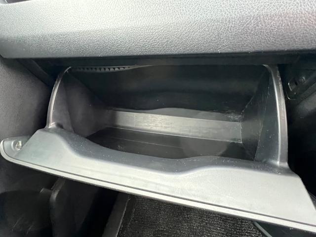 ヴォクシー X Lエディション ナビ TV バックカメラ ETC ワンオーナー 両側パワースライドドア 社外アルミホイール 禁煙車(29枚目)