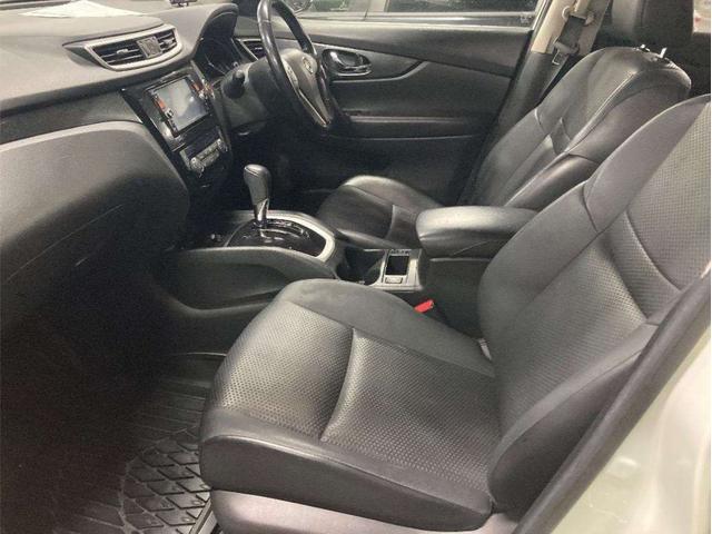 エクストレイル ２０Ｘ　ワンオーナーナビ　ＴＶ　ＥＴＣ　バックカメラ　禁煙車　シートヒータースマートキーアルミホイール　　ルーフキャリア　ＢＯＸ　車検２年込み（9枚目）