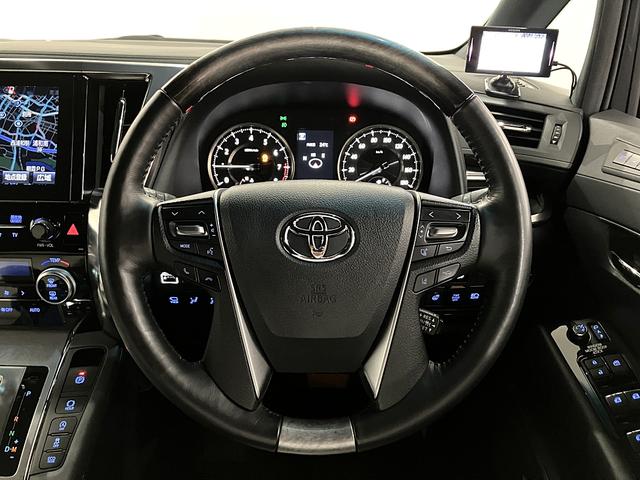 アルファード ３．５エグゼクティブラウンジＳ　ホワイトレザーシート　ＪＢＬ　ツインサンルーフ　３６０°カメラ　デジタルインナーミラー　フリップダウンモニター　フロントドアイージークローザー　３眼ＬＥＤヘッドライト　パンテーラセキュリティ（8枚目）