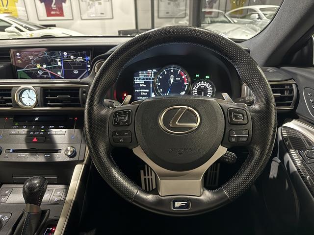ＲＣ Ｆ カーボンエクステリアパッケージ　白革　レクサスセーフティシステムプラス　ＯＰ１９インチホイール　オレンジキャリパー　可変式リアスポイラー　カーボンインテリア　三眼ＬＥＤヘッドライト　シートヒーター／シートクーラー　ドライブレコーダー（10枚目）
