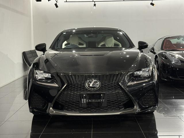 ＲＣ Ｆ カーボンエクステリアパッケージ　白革　レクサスセーフティシステムプラス　ＯＰ１９インチホイール　オレンジキャリパー　可変式リアスポイラー　カーボンインテリア　三眼ＬＥＤヘッドライト　シートヒーター／シートクーラー　ドライブレコーダー（11枚目）