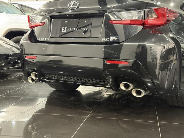 ＲＣ Ｆ カーボンエクステリアパッケージ　白革　レクサスセーフティシステムプラス　ＯＰ１９インチホイール　オレンジキャリパー　可変式リアスポイラー　カーボンインテリア　三眼ＬＥＤヘッドライト　シートヒーター／シートクーラー　ドライブレコーダー（16枚目）