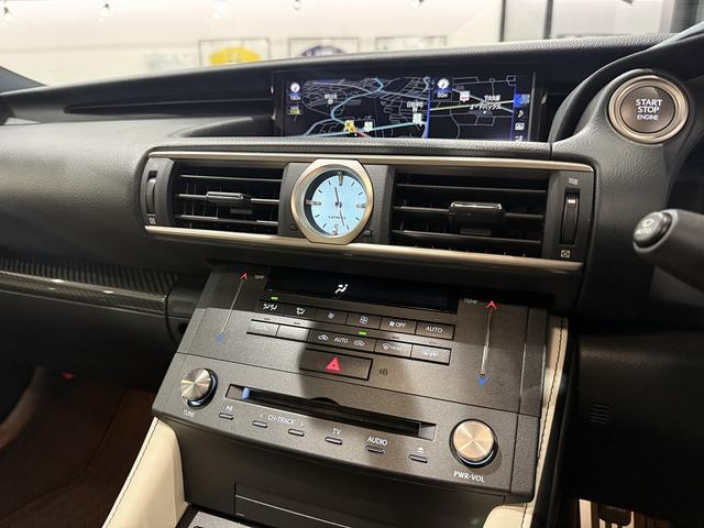 ＲＣ Ｆ カーボンエクステリアパッケージ　白革　レクサスセーフティシステムプラス　ＯＰ１９インチホイール　オレンジキャリパー　可変式リアスポイラー　カーボンインテリア　三眼ＬＥＤヘッドライト　シートヒーター／シートクーラー　ドライブレコーダー（27枚目）