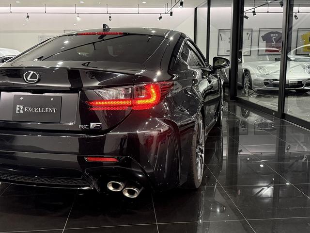 ＲＣ Ｆ カーボンエクステリアパッケージ　白革　レクサスセーフティシステムプラス　ＯＰ１９インチホイール　オレンジキャリパー　可変式リアスポイラー　カーボンインテリア　三眼ＬＥＤヘッドライト　シートヒーター／シートクーラー　ドライブレコーダー（42枚目）