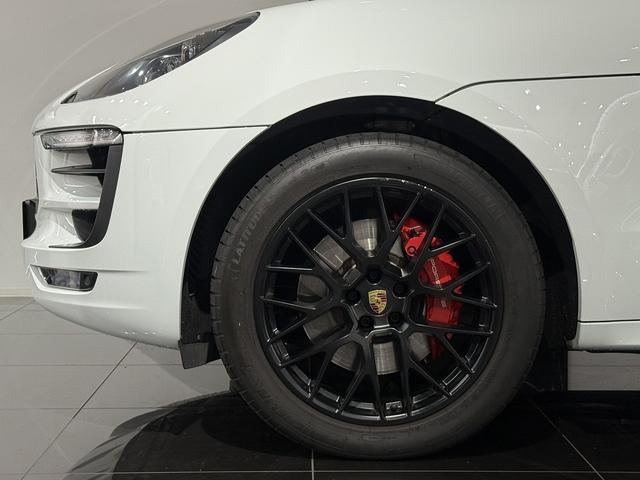マカン マカンＧＴＳ　ポルシェセンターメンテナンス車両　ディーラー記録簿Ｈ３０／Ｒ２／３／４／６　スポクロ　パノラマサンルーフ　ブラックレザー　純正２０ＡＷ　純正フロアマット　クルーズコントロール　前後ドライブレコーダー（4枚目）