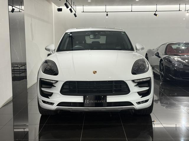マカン マカンＧＴＳ　ポルシェセンターメンテナンス車両　ディーラー記録簿Ｈ３０／Ｒ２／３／４／６　スポクロ　パノラマサンルーフ　ブラックレザー　純正２０ＡＷ　純正フロアマット　クルーズコントロール　前後ドライブレコーダー（13枚目）