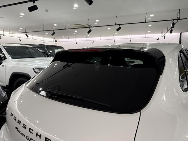 マカン マカンＧＴＳ　ポルシェセンターメンテナンス車両　ディーラー記録簿Ｈ３０／Ｒ２／３／４／６　スポクロ　パノラマサンルーフ　ブラックレザー　純正２０ＡＷ　純正フロアマット　クルーズコントロール　前後ドライブレコーダー（26枚目）