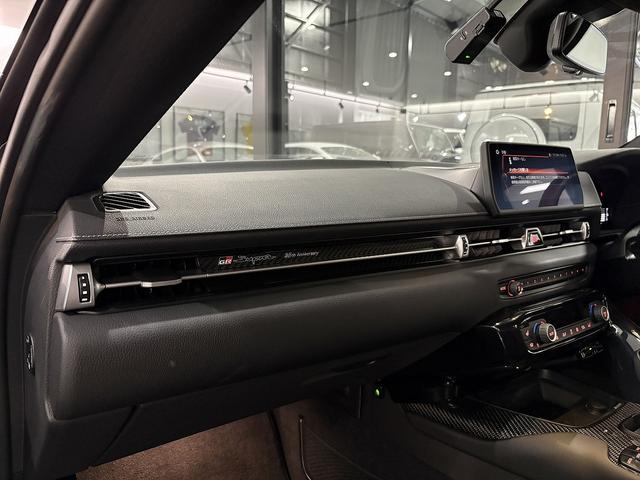 スープラ ＳＺ－Ｒ　３５周年記念特別仕様車　３５台限定　１オーナー　ブラック×レッドハーフレザー　ＪＢＬ　３５周年専用鍛造ブラック１９ＡＷ　レッドキャリパー　カーボンインテリア　パドルシフト　シートヒーター　ＨＵＤ（16枚目）