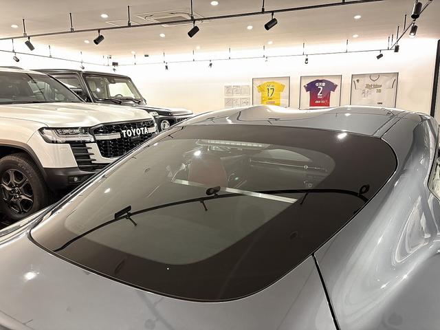 スープラ ＳＺ－Ｒ　３５周年記念特別仕様車　３５台限定　１オーナー　ブラック×レッドハーフレザー　ＪＢＬ　３５周年専用鍛造ブラック１９ＡＷ　レッドキャリパー　カーボンインテリア　パドルシフト　シートヒーター　ＨＵＤ（28枚目）