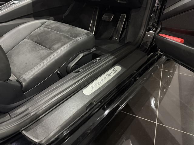 ボクスター ボクスターＳ　純正２０ＡＷ　レッドキャリパー　ＨＩＤライト　ブラックハーフレザーシート　シートヒーター　電動格納ミラー　スポーツステアリング　パドルシフト　純正ナビ　ＴＶ　バックカメラ　ドラレコ　ＧＰＳレーダー（30枚目）