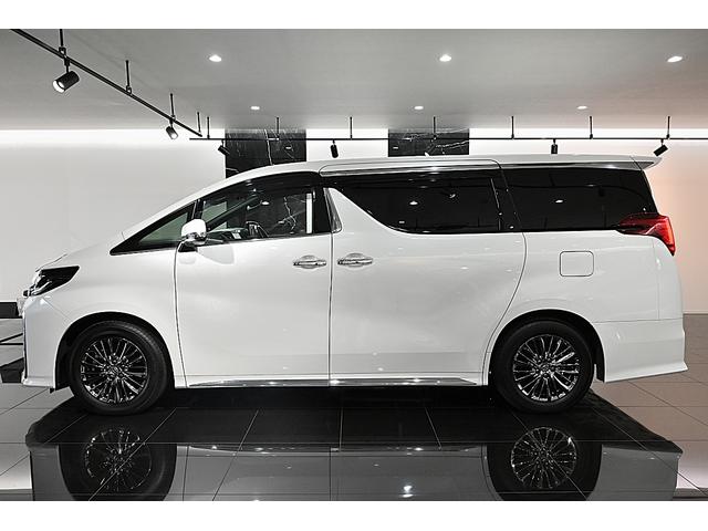 ホワイトレザーシート　ＪＢＬ　ツインサンルーフ　３６０°カメラ　デジタルインナーミラー　フリップダウンモニター　フロントドアイージークローザー　３眼ＬＥＤヘッドライト　パンテーラセキュリティ