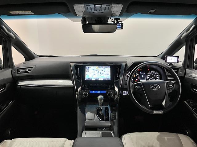 ホワイトレザーシート　ＪＢＬサウンド　ツインサンルーフ　３６０°カメラ　純正ナビ　Ｂｌｕｅｔｏｏｔｈ　デジタルインナーミラー