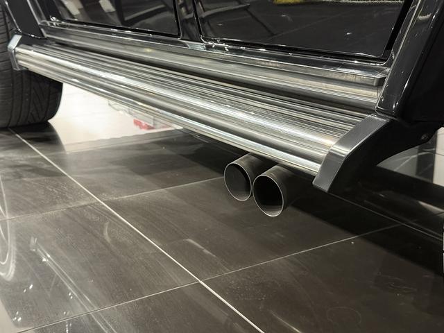 Gクラス G63 デジーノエクスクルーシブインテリアPKG 左H エアロパーツ フロントリップ/アンダーガード/リアスポイラー パナメリカーナグリル 純正21AW ブラックウィンカー 可変マフラー ハーマンカードン(5枚目)