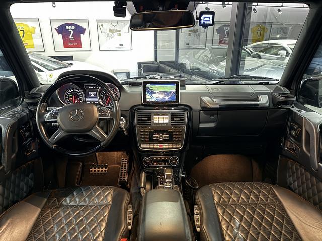 Gクラス G63 デジーノエクスクルーシブインテリアPKG 左H エアロパーツ フロントリップ/アンダーガード/リアスポイラー パナメリカーナグリル 純正21AW ブラックウィンカー 可変マフラー ハーマンカードン(6枚目)