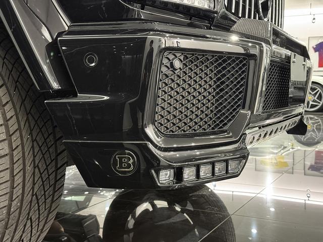 Gクラス G63 デジーノエクスクルーシブインテリアPKG 左H エアロパーツ フロントリップ/アンダーガード/リアスポイラー パナメリカーナグリル 純正21AW ブラックウィンカー 可変マフラー ハーマンカードン(15枚目)