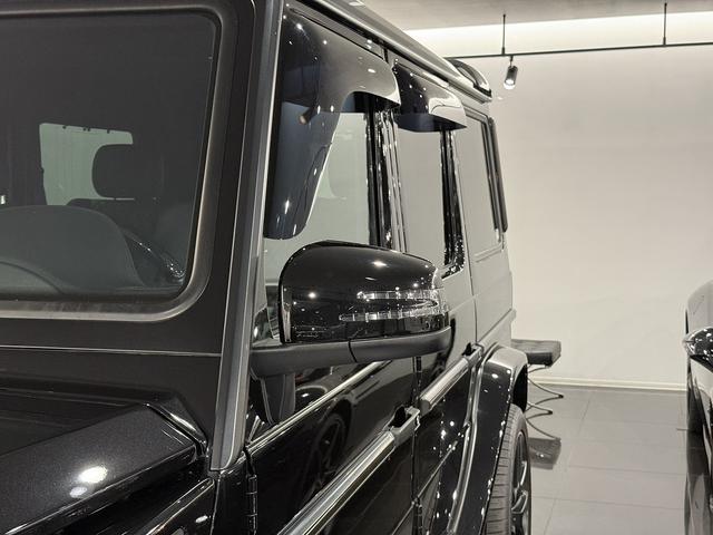Gクラス G63 デジーノエクスクルーシブインテリアPKG 左H エアロパーツ フロントリップ/アンダーガード/リアスポイラー パナメリカーナグリル 純正21AW ブラックウィンカー 可変マフラー ハーマンカードン(33枚目)