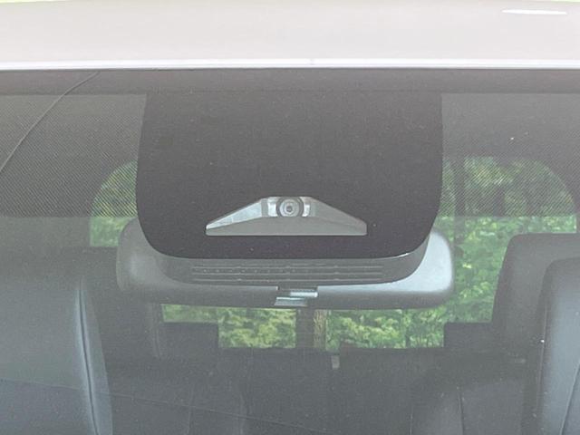 ヴォクシー ハイブリッドＳ－Ｚ　登録済未使用車　純正１０型ナビ　両側電動ドア　衝突被害軽減装置　レーダークルーズ　電動リアゲート　コーナーセンサー　レーンアシスト　１００Ｖ電源　オートハイビーム　ＬＥＤヘッド　シートヒーター　ＥＴＣ（29枚目）