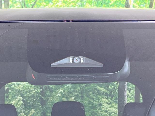ノア ハイブリッドＳ－Ｚ　禁煙車　純正１０．５型ナビ　両側電動スライドドア　衝突軽減装置　レーダークルーズ　電動リアゲート　バックカメラ　ＥＴＣ　フルセグ　シートヒーター　レーンキープ　オートハイビーム　ＬＥＤヘッドランプ（6枚目）