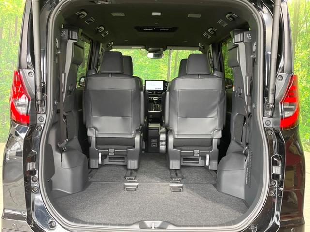 ノア ハイブリッドＳ－Ｚ　禁煙車　純正１０．５型ナビ　両側電動スライドドア　衝突軽減装置　レーダークルーズ　電動リアゲート　バックカメラ　ＥＴＣ　フルセグ　シートヒーター　レーンキープ　オートハイビーム　ＬＥＤヘッドランプ（11枚目）
