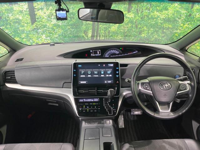 エスティマハイブリッド アエラス　プレミアム　禁煙車　４ＷＤ　フルエアロ　両側電動ドア　純正１０型ナビ　後席モニター　衝突軽減装置　バックカメラ　電動リアゲート　パワーシート　クルコン　リアオートエアコン　ハーフレザーシート　ＬＥＤヘッド（2枚目）