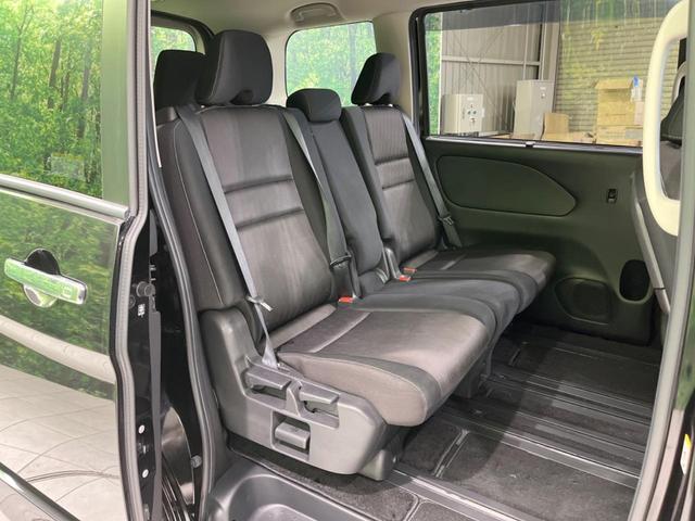 セレナ ハイウェイスター　ＶセレクションＩＩ　禁煙車　両側電動スライドドア　純正９型ナビ　後席モニター　全周囲カメラ　衝突軽減装置　リアオートエアコン　クルコン　コーナーセンサー　ＬＥＤヘッド　純正１６インチアルミ　ビルトインＥＴＣ　ドラレコ（9枚目）