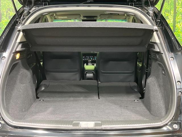 ヴェゼル ハイブリッドＺ　禁煙車　ＡＬＰＩＮＥナビ　衝突軽減装置　バックカメラ　ＥＴＣ　フルセグＴＶ　前席シートヒーター　ＬＥＤヘッドランプ　オートライト　スマートキー　クルーズコントロール　純正１７インチアルミ　横滑り防止（10枚目）