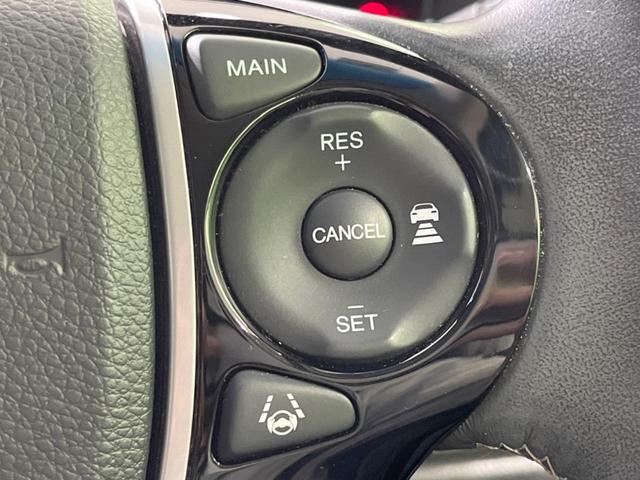 オデッセイハイブリッド ハイブリッドアブソルート・ホンダセンシング 禁煙車 純正9型ナビ フリップダウンモニター 両側電動ドア 衝突軽減装置 レーダークルーズ リアオートエアコン シートヒーター パワーシート 車線逸脱警報 ドラレコ スマートキー ETC(7枚目)