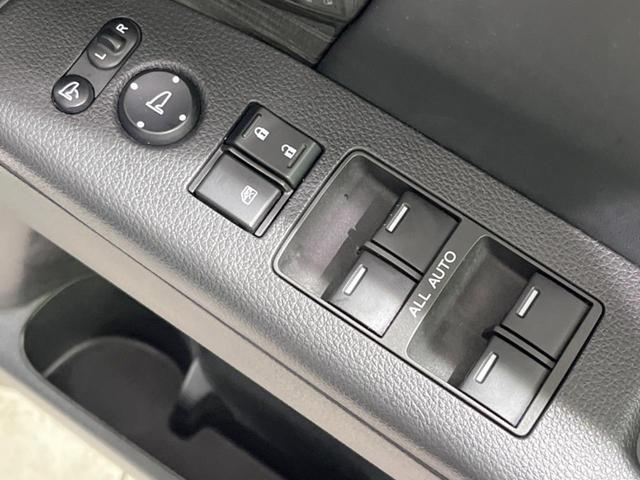 オデッセイハイブリッド ハイブリッドアブソルート・ホンダセンシング 禁煙車 純正9型ナビ フリップダウンモニター 両側電動ドア 衝突軽減装置 レーダークルーズ リアオートエアコン シートヒーター パワーシート 車線逸脱警報 ドラレコ スマートキー ETC(29枚目)