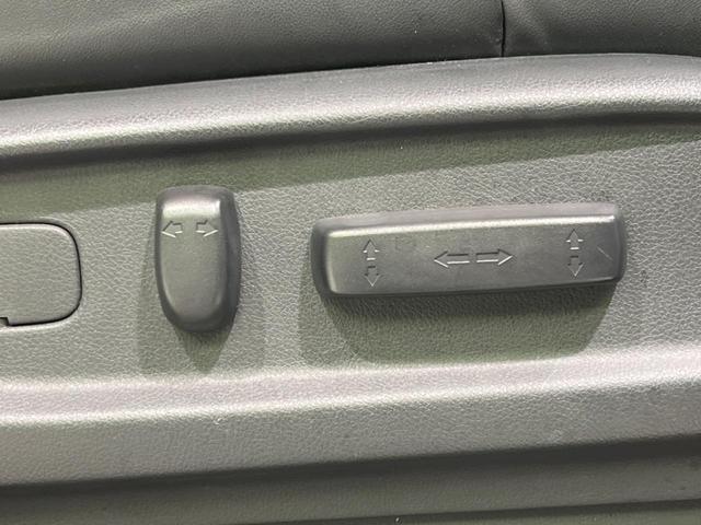 オデッセイハイブリッド ハイブリッドアブソルート・ホンダセンシング 禁煙車 純正9型ナビ フリップダウンモニター 両側電動ドア 衝突軽減装置 レーダークルーズ リアオートエアコン シートヒーター パワーシート 車線逸脱警報 ドラレコ スマートキー ETC(31枚目)