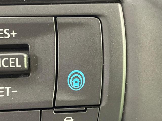 セレナ ハイウェイスターＶ　純正１２．３型ナビ　全周囲カメラ　フリップダウンモニター　プロパイロット　衝突軽減装置　両側電動ドア　リアオートエアコン　シートヒーター　デジタルインナーミラー　ステアリングヒーター　スマートキー（6枚目）