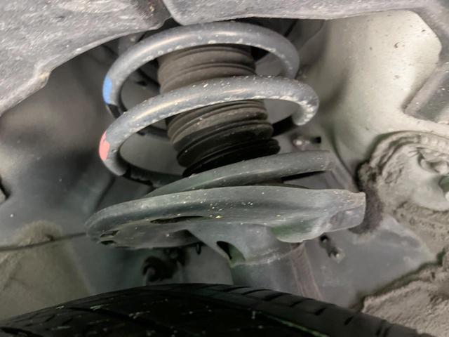 ハリアーハイブリッド プログレス　メタル　アンド　レザーパッケージ　４ＷＤ　純正９型ナビ　全周囲カメラ　ＪＢＬサウンド　衝突軽減装置　レーダークルーズ　電動リアゲート　レザーシート　デュアルエアコン　前席シートエアコン　オートハイビーム　ＥＴＣ２．０　ドラレコ　禁煙車（21枚目）