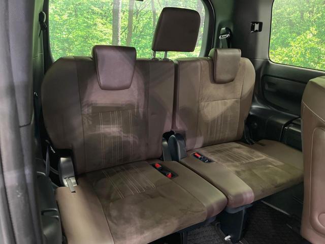 エスクァイア ハイブリッドGi プレミアムパッケージ 禁煙車 純正10型ナビ フリップダウンモニター 両側電動ドア 衝突軽減装置 シートヒーター クルコン リアオートエアコン 車線逸脱警報 バックカメラ スマートキー ETC2.0(12枚目)