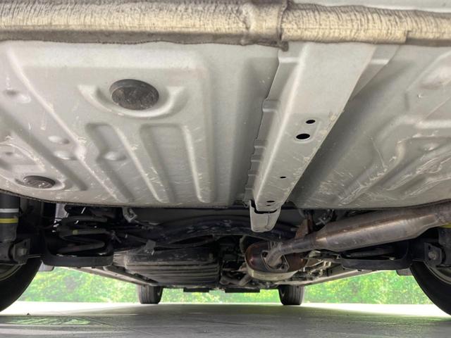 エスクァイア ハイブリッドGi プレミアムパッケージ 禁煙車 純正10型ナビ フリップダウンモニター 両側電動ドア 衝突軽減装置 シートヒーター クルコン リアオートエアコン 車線逸脱警報 バックカメラ スマートキー ETC2.0(20枚目)