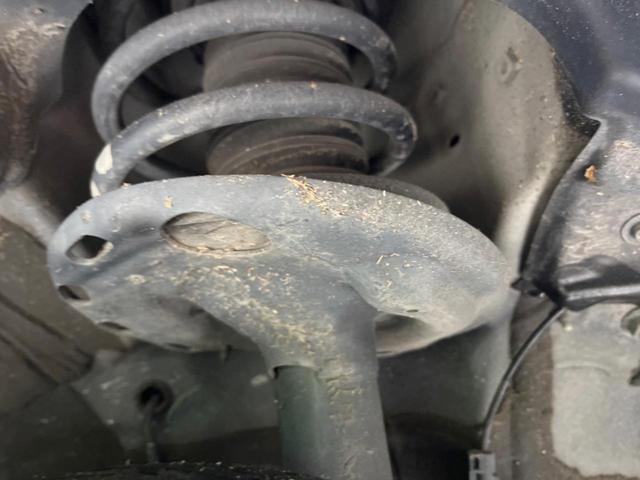 エスクァイア ハイブリッドGi プレミアムパッケージ 禁煙車 純正10型ナビ フリップダウンモニター 両側電動ドア 衝突軽減装置 シートヒーター クルコン リアオートエアコン 車線逸脱警報 バックカメラ スマートキー ETC2.0(21枚目)