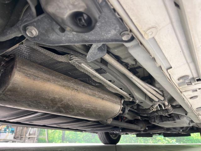 エスクァイア ハイブリッドGi プレミアムパッケージ 禁煙車 純正10型ナビ フリップダウンモニター 両側電動ドア 衝突軽減装置 シートヒーター クルコン リアオートエアコン 車線逸脱警報 バックカメラ スマートキー ETC2.0(22枚目)