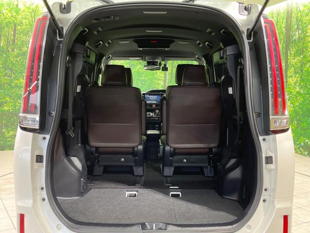 エスクァイア ハイブリッドGi プレミアムパッケージ 禁煙車 純正10型ナビ フリップダウンモニター 両側電動ドア 衝突軽減装置 シートヒーター クルコン リアオートエアコン 車線逸脱警報 バックカメラ スマートキー ETC2.0(51枚目)