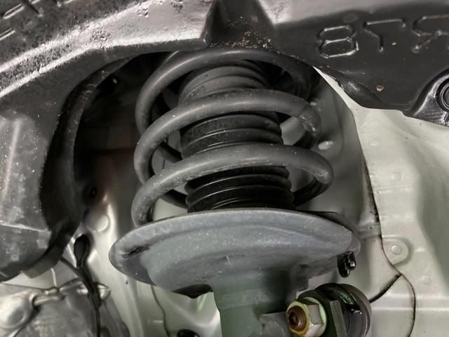 シエンタ ファンベースG 禁煙車 衝突軽減装置 純正ナビ 全周囲カメラ 両側電動スライドドア Bluetooth再生 ドライブレコーダー ビルトインETC オートマチックハイビーム 車線逸脱警報 スマートキー&プッシュスタート(23枚目)