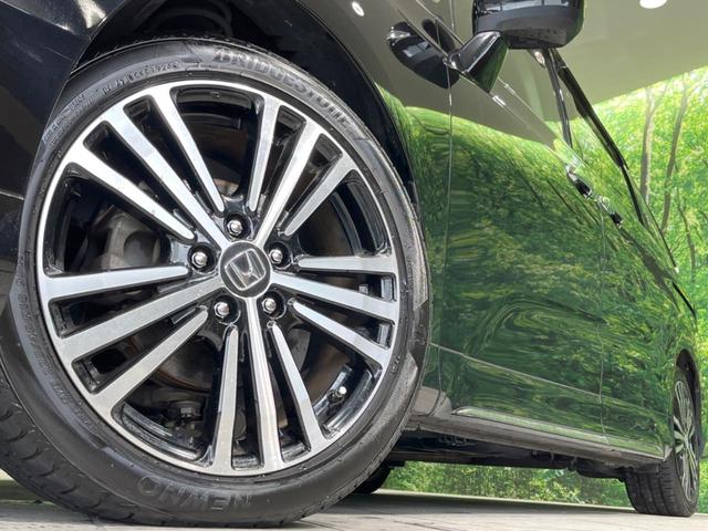 オデッセイ アブソルート・20thアニバーサリーパッケージ 禁煙車 純正8型ナビ 両側電動ドア 後席モニター 衝突被害軽減 レーダークルーズ バックカメラ ドラレコ LEDヘッド ハーフレザーシート パワーシート Bluetooth接続 スマートキー ETC(15枚目)