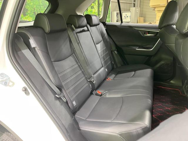 ＲＡＶ４ Ｇ　４ＷＤ　ＳＤナビ　衝突被害軽減装置　禁煙車　パワーバックドア　合皮シート　シートヒーター　ドラレコ　コーナーセンサー　ステアリングヒーター　ブラインドスポットモニター　ＬＥＤヘッド　ＥＴＣ（12枚目）