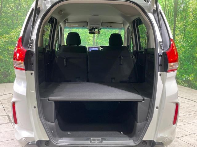 フリード+ハイブリッド ハイブリッドGブラックスタイル 両側電動スライド 純正8型ナビ バックカメラ 衝突被害軽減装置 レーダークルーズ 禁煙車 ドラレコ シートヒーター レーンアシスト LEDヘッド ETC 純正15インチアルミホイール オートライト(12枚目)