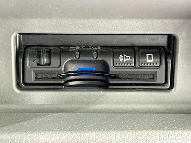 NV350キャラバンバン ロングプレミアムGX 純正ナビ 全周囲カメラ 衝突軽減装置 LEDヘッド&フォグ オートライト オートエアコン ビルトインETC ドラレコ スマートキー 禁煙車 Bluetooth CD DVD再生 盗難防止装置(6枚目)