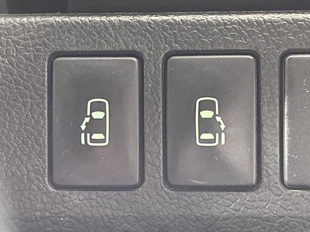 ノア X スペシャルエディション 禁煙車 純正ナビ 両側電動スライドドア バックカメラ ETC ドラレコ HIDヘッドランプ オートライト スマートキー 地デジ オートエアコン 電動格納ミラー CD再生 ドアバイザー(5枚目)